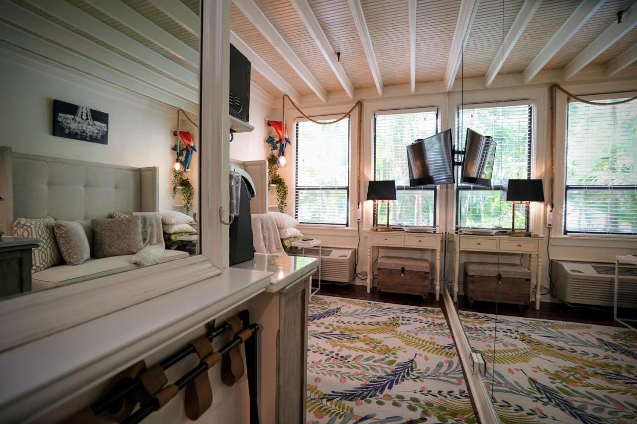 Palm Beach Hotel Petite Retreat 2 Blocks To Beach!! Historic Landmark Экстерьер фото